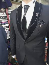 البدلة السوداء الملكية – تألق السهرة الاستثنائي I Black Velvet Tuxedo – Royal Night Elegance