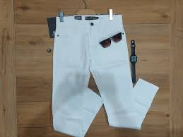 جينز أبيض سكينّي – أناقة صيفية كلاسيكية I White Skinny Fit Jeans – Clean & Classy Summer Look