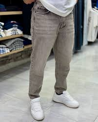جينز رمادي غامق - ستايل مسترخي بلمسة ستريت I Washed Grey Relaxed Jeans – Street Casual Comfort