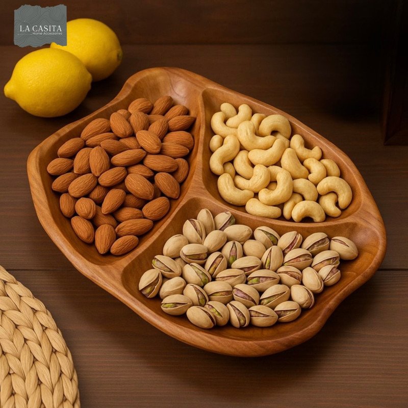 مضيفة مكسرات خشب طبيعي حجم وسط