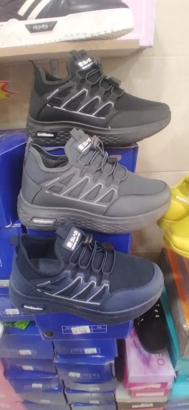 شوز طبي أطفال (بناتي/ولادي) نخب أول – "راحة مدروسة لنمو صحي" Premium Kids' Orthopedic Shoes – "Smart Comfort for Growing Feet"