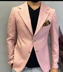 بدلة وردية ترابية – لمسة جريئة بأناقة هادئة I Dusty Rose Suit – Bold Yet Soft Elegance
