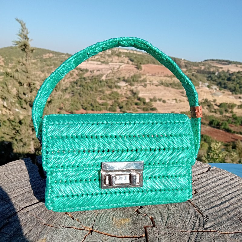 شنطة فيروز
