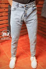 جينز رمادي مغسول بقصّة مريحة – ستايل كاجوال أنيق I Light Grey Washed Relaxed Fit Jeans – Casual Everyday Look