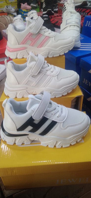 بوط أطفال عصري – "أكتيف ستايل 2025" Kids Trendy Boots – "Active Style 2025"