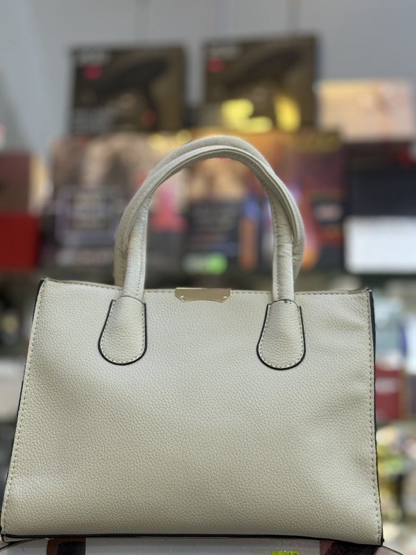 bag is medium size